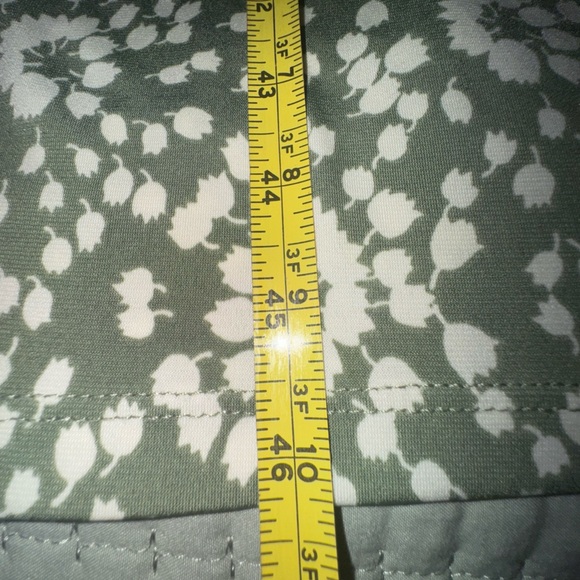 Kaileigh Green and White faux Wrap-Style crop Jumpsuit. Size Small P. Worn once - Picture 15 of 16